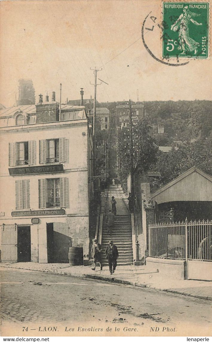 D7684 LAON Les Escaliers De La Gare - Laon