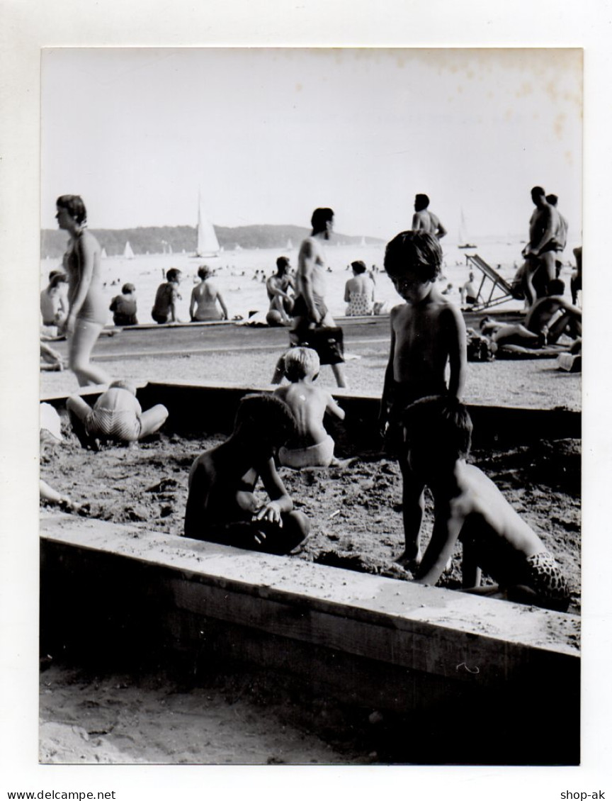 F6160/ Jungen Spielen In Der Sandkiste Badeanstalt Foto Ca.1955-60  24 X 18 Cm - Unclassified