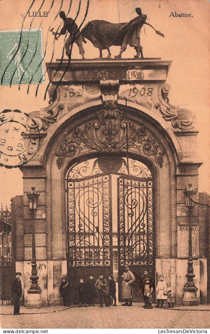 FRANCE - Lille - Abattoir - Vue Face à L'entrée - Vue Générale - Animé - Le Portail - Carte Postale Ancienne - Lille