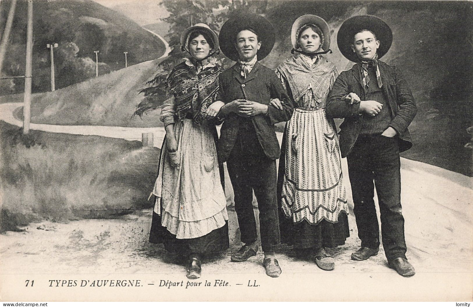 Destockage lot de 5 cartes postales CPA Auvergne type types folklore heureux couple équipage hauts plateaux vieux berger