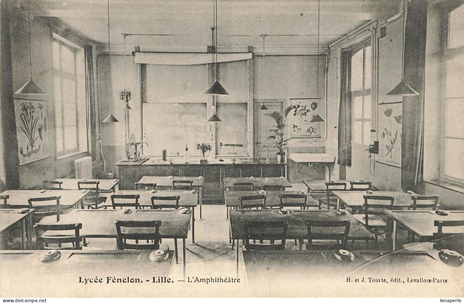 D7703 Lille Lycée Fénelon L'amphithéâtre - Lille