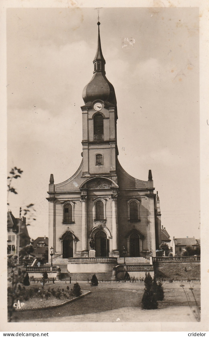 57 - FREYMING-MERLEBACH - EGLISE DE FREYMING  - NOTRE-DAME DE LA NATIVITE - BON A TB ETAT - Freyming Merlebach