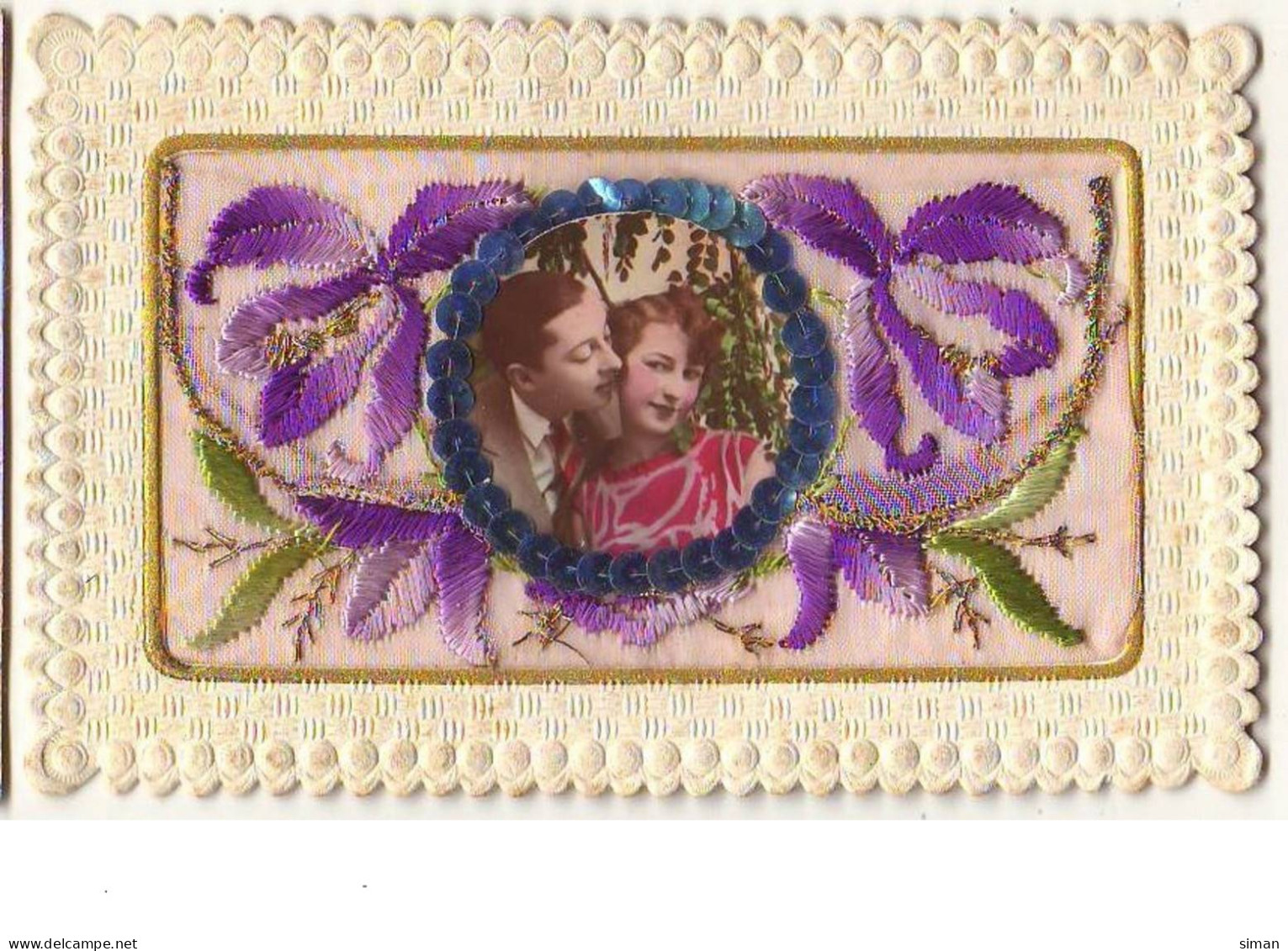 N°11501 - Carte Brodée Avec Rabat - Iris - Couple Dans Un Médaillon - Brodées