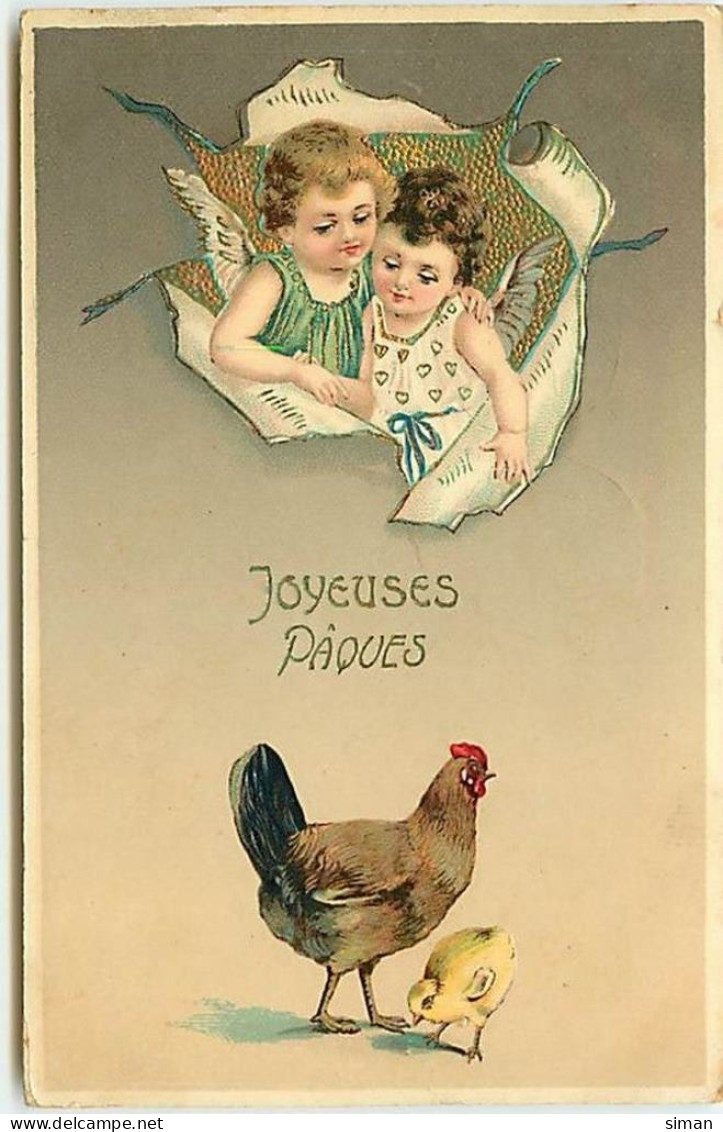 N°13729 - Carte Gaufrée - Joyeuses Pâques - Anges Regardant Une Poule Et Son Poussin - Pâques