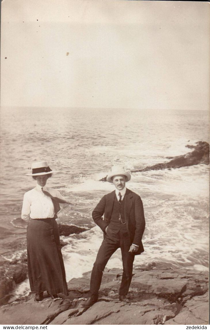 H1634 - Hübsche Junge Frau Mann Mit Hut Am Strand Mode Vintage - Fotografía