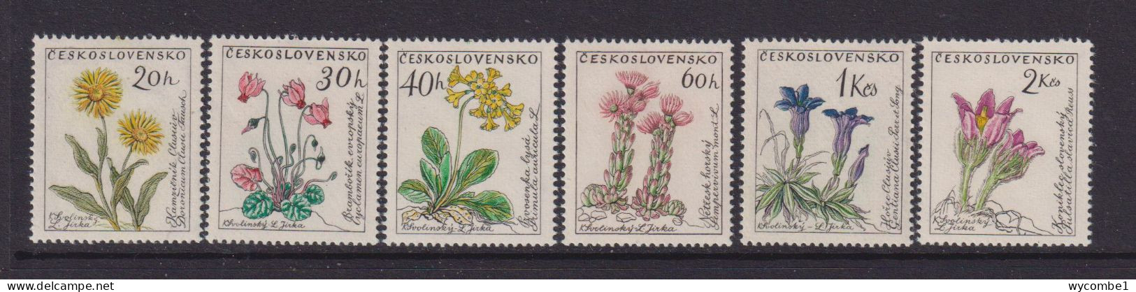 CZECHOSLOVAKIA  - 1960 Flowers Set Never Hinged Mint - Unused Stamps