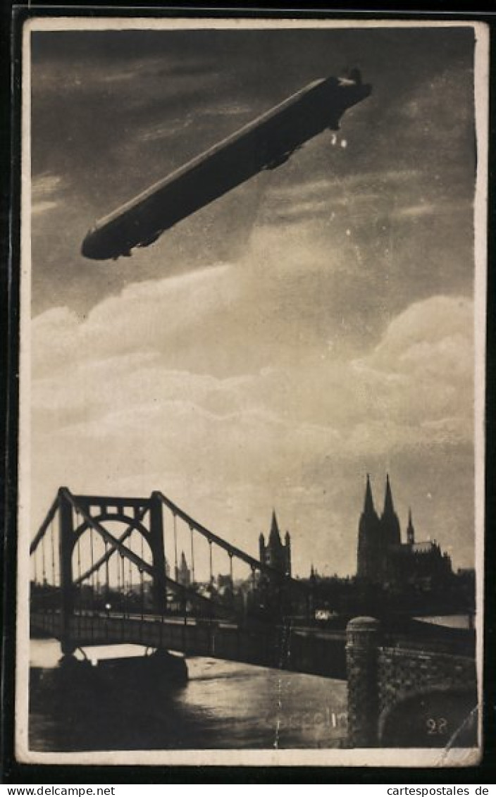 AK Köln, Zeppelin über Der Stadt  - Dirigeables