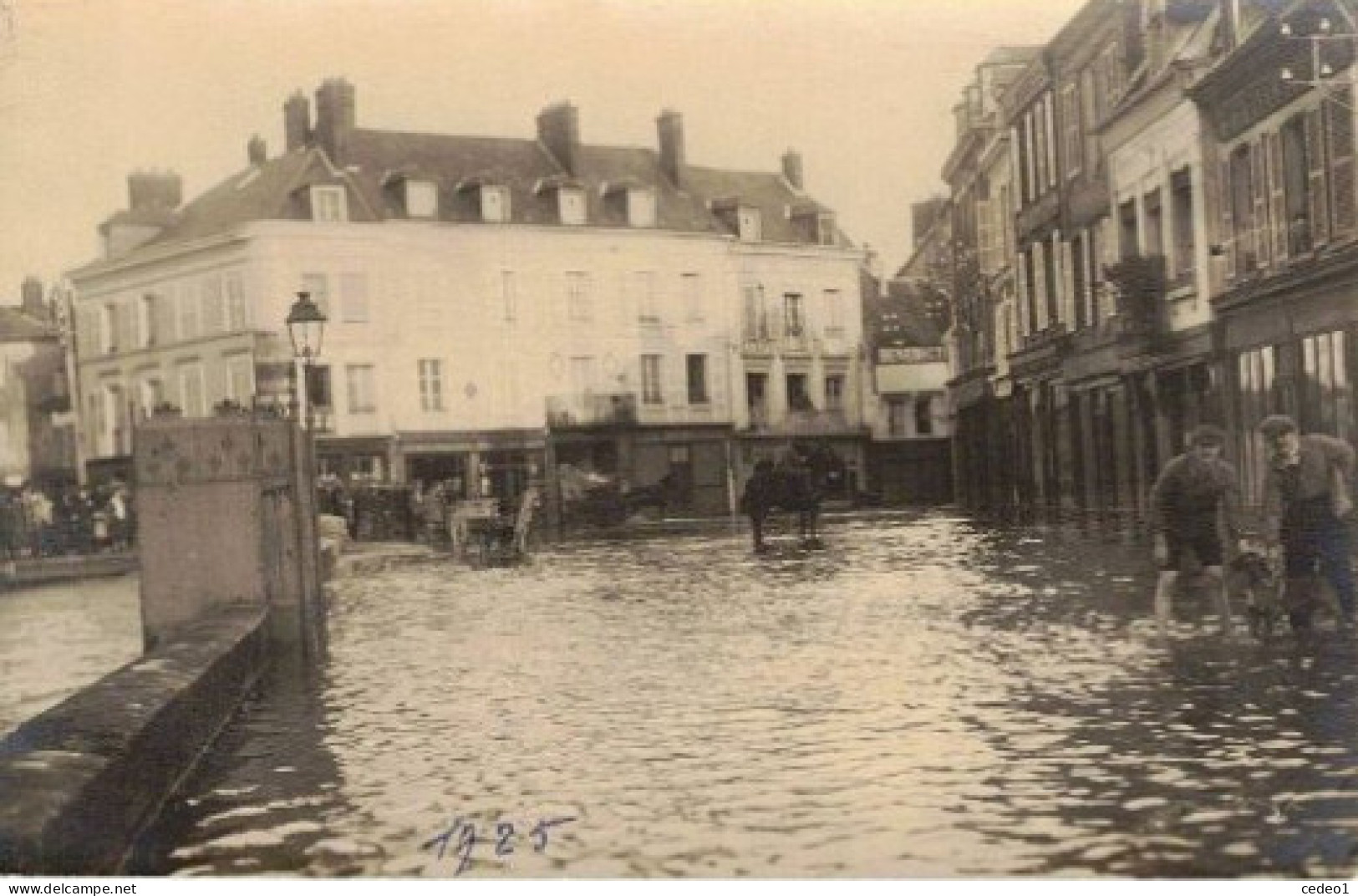 GISORS  CARTE PHOTO INONDATIONS DE  1925 - 1926   PLACE DU MARCHE - Gisors