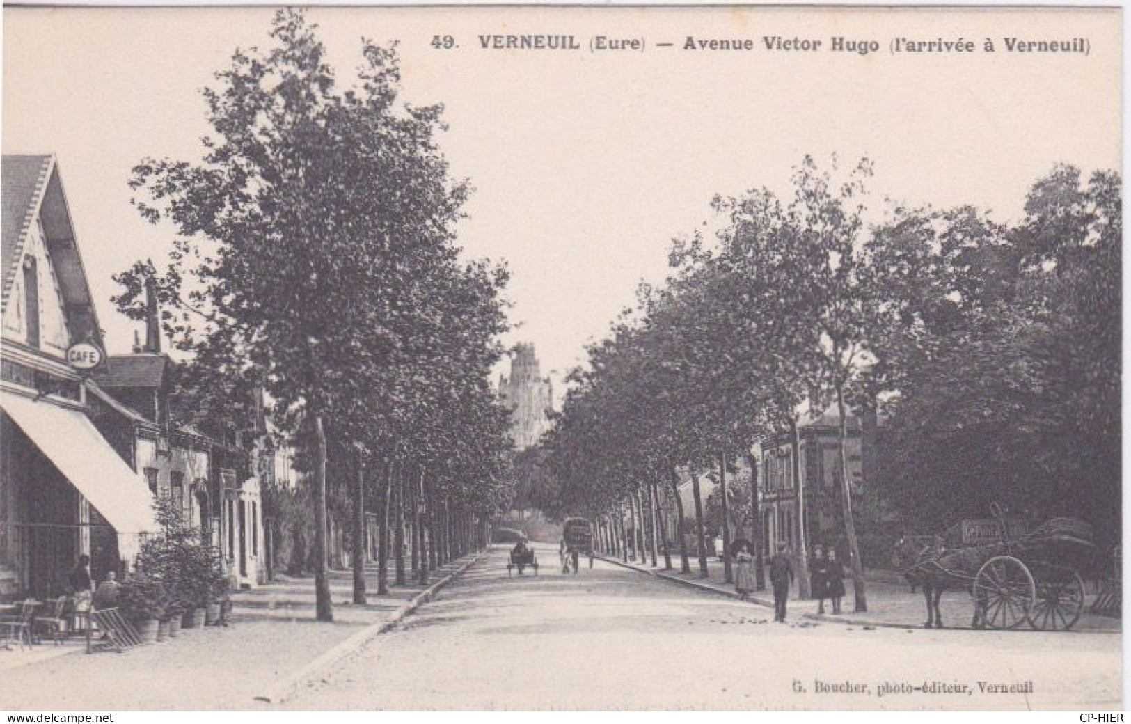 27 - EURE - VERNEUIL SUR AVRE - AVENUE VICTOR HUGO - ARRIVEE A VERNEUIL - CAFE - Verneuil-sur-Avre