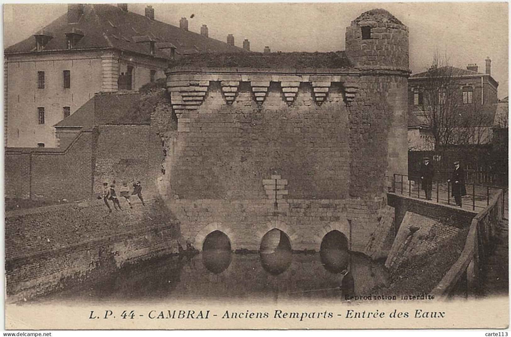 59 - B30078CPA - CAMBRAI - Anciens Remparts - Entree Des Eaux - Parfait état - NORD - Cambrai