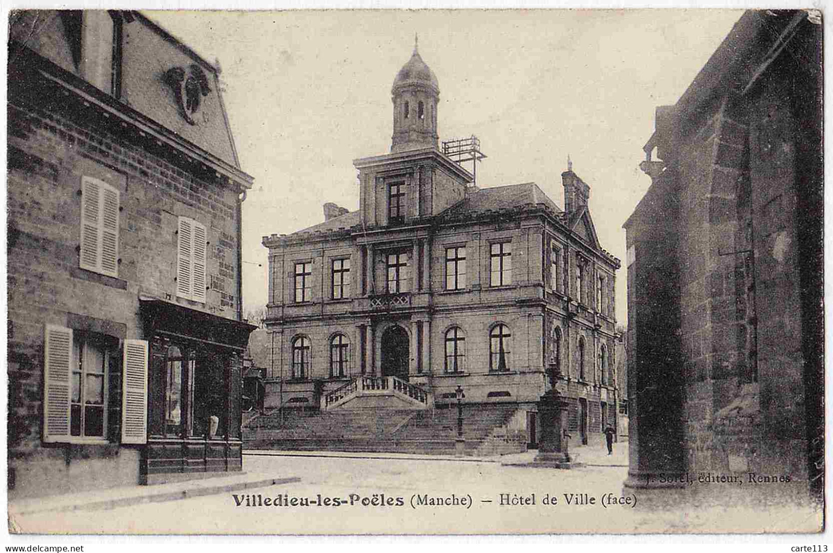 50 - B32983CPA - VILLEDIEU LES POELES - Hotel De Ville, Face - Bon état - MANCHE - Villedieu