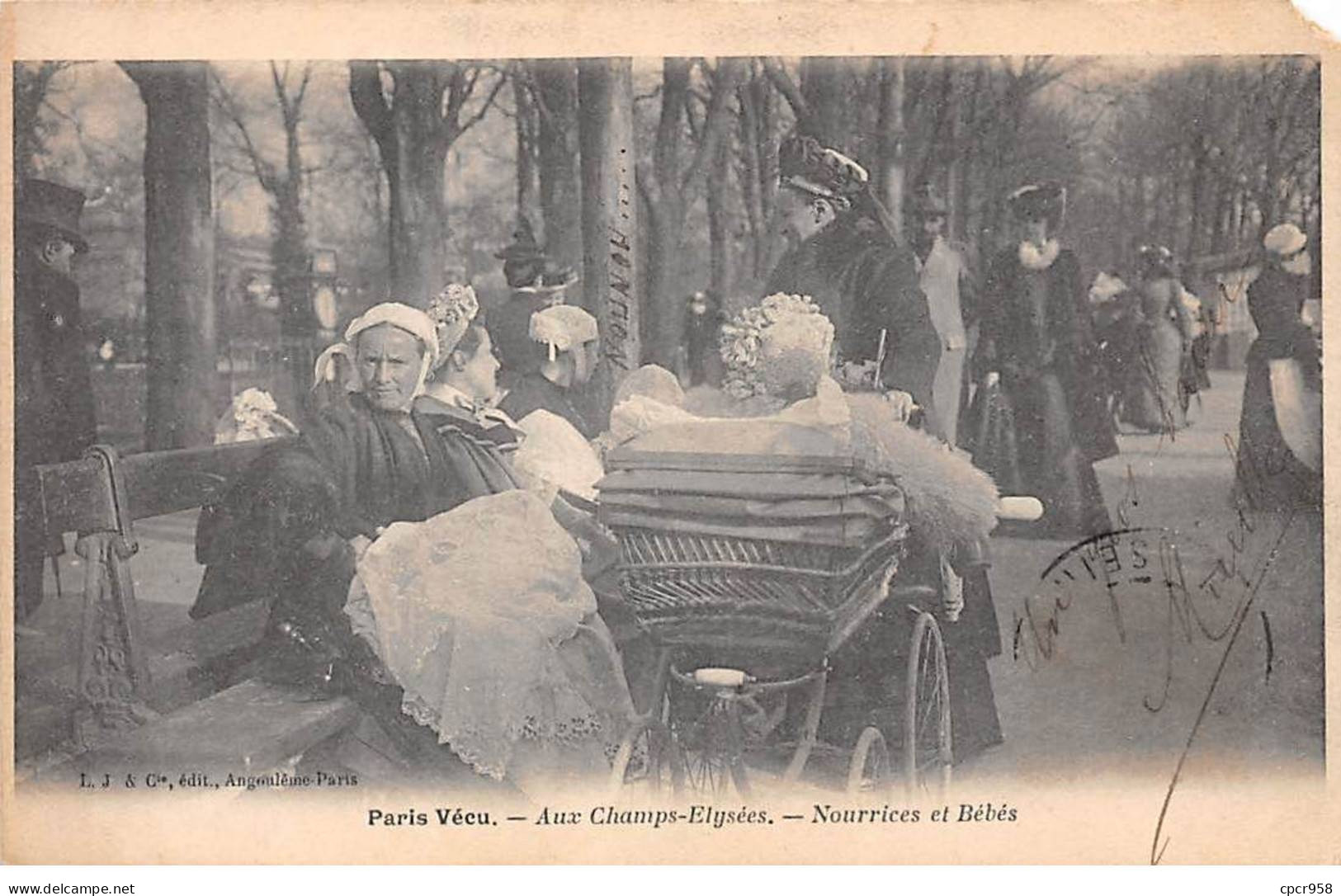 75 - PARIS - SAN51928 - Paris Vécu - Aux Halles - Enlèvement Des Détritus - Métier - Petits Métiers à Paris