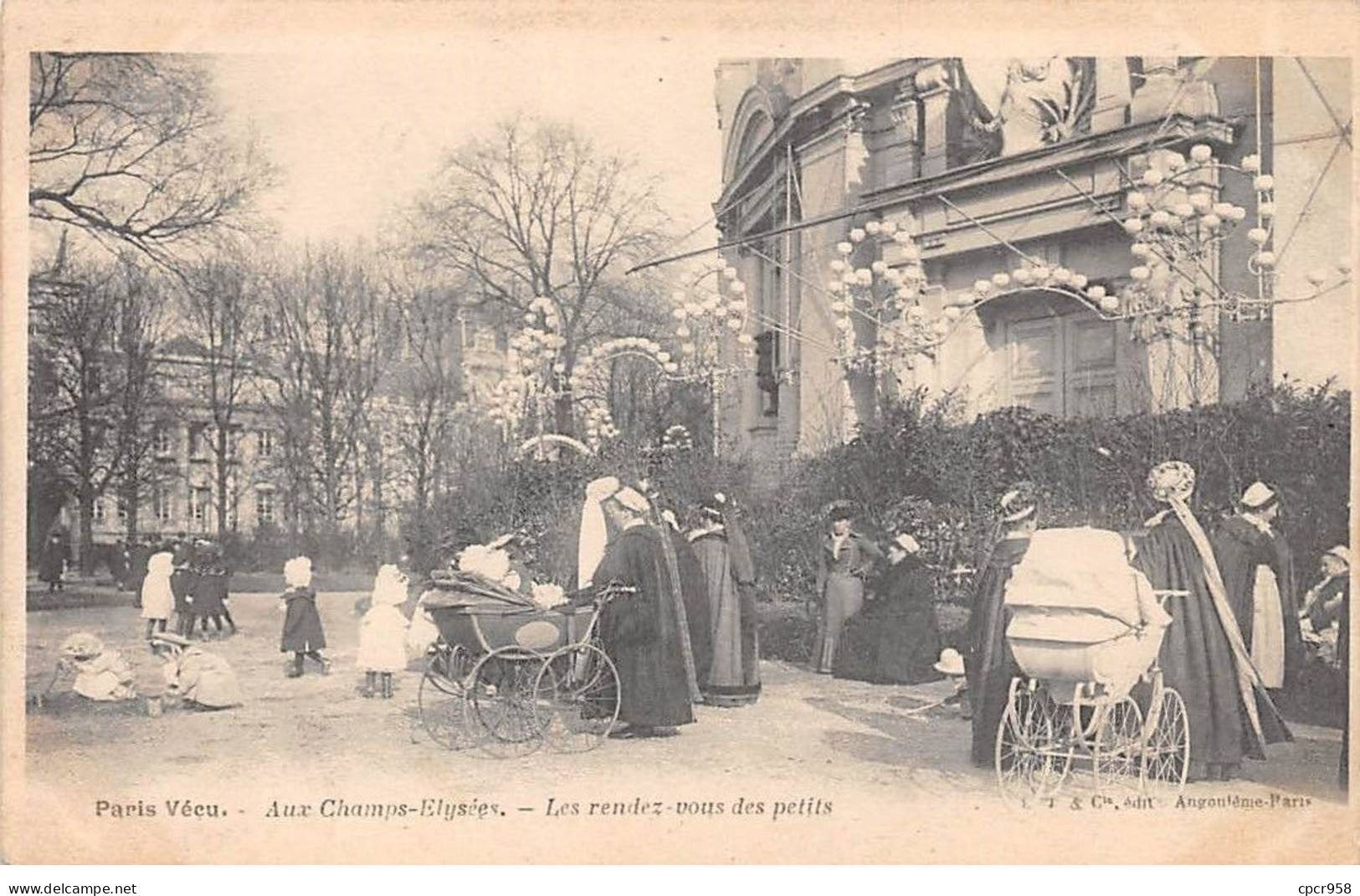 75 - PARIS - SAN51932 - Paris Vécu - Aux Champs Elysées - Les Rendez Vous Des Petits - Champs-Elysées