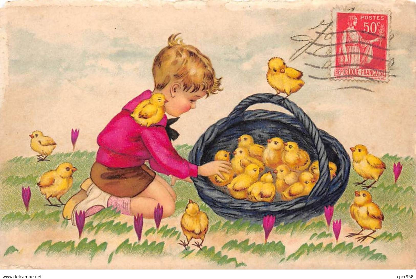 Pâques - N°84053 - Garçon Près D'un Panier Rempli De Poussins - Carte Peinte à La Main - Pascua
