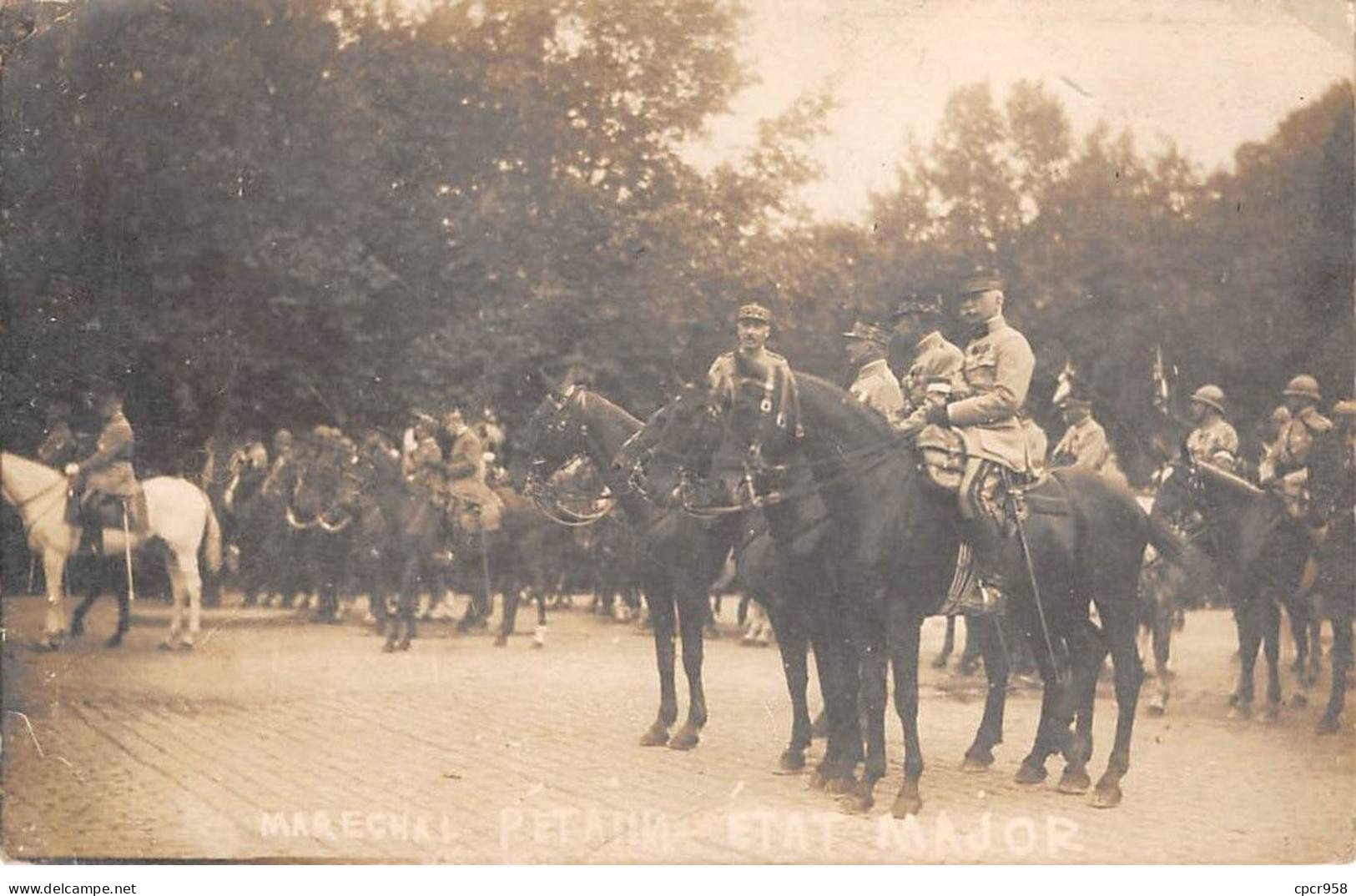 Militaire - N°83490 - Etat-Major - Maréchal Pétain à Cheval - Carte Photo - Personen