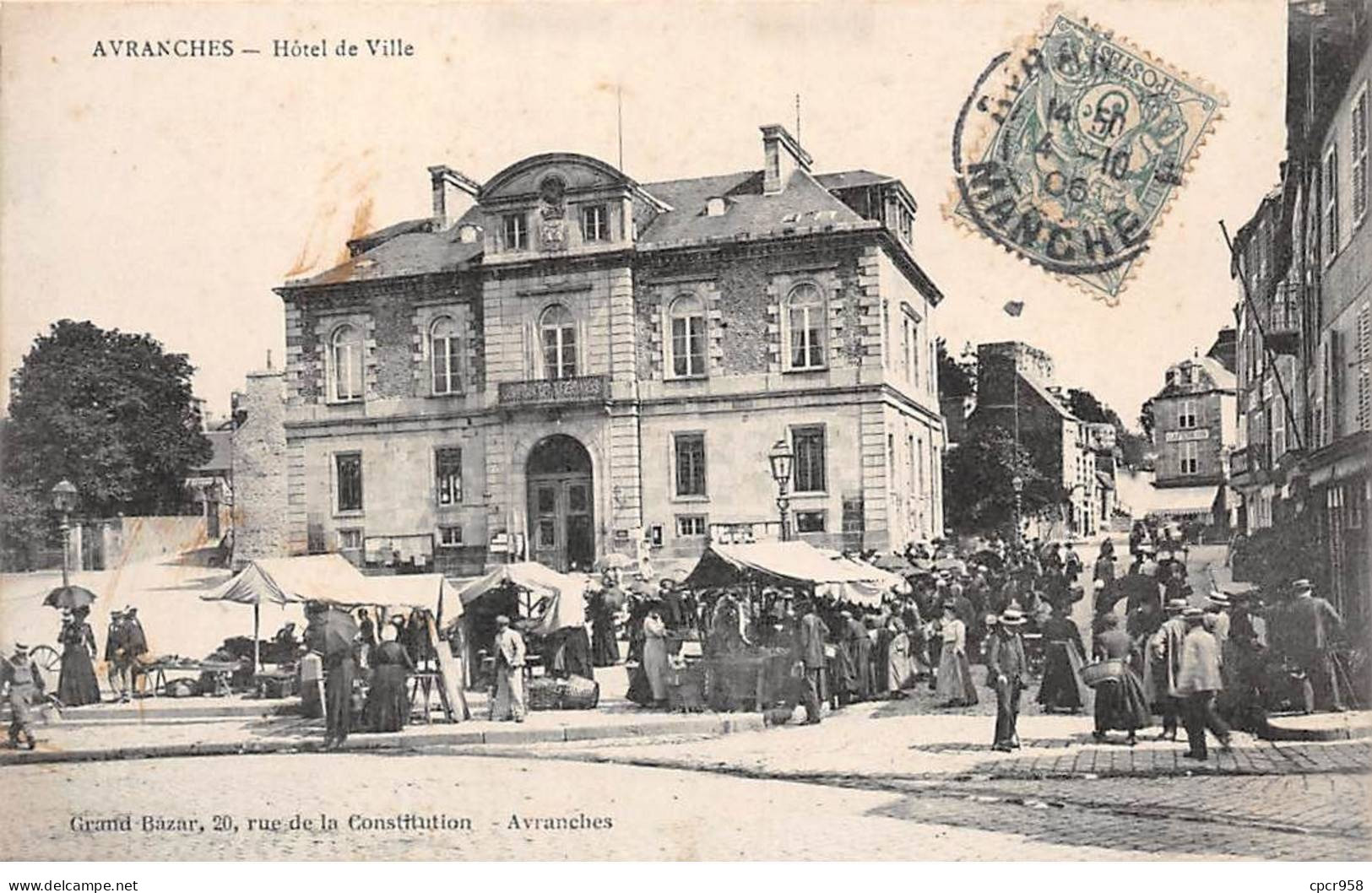 50 - AVRANCHES - SAN51703 - Hôtel De Ville - Marché - Avranches