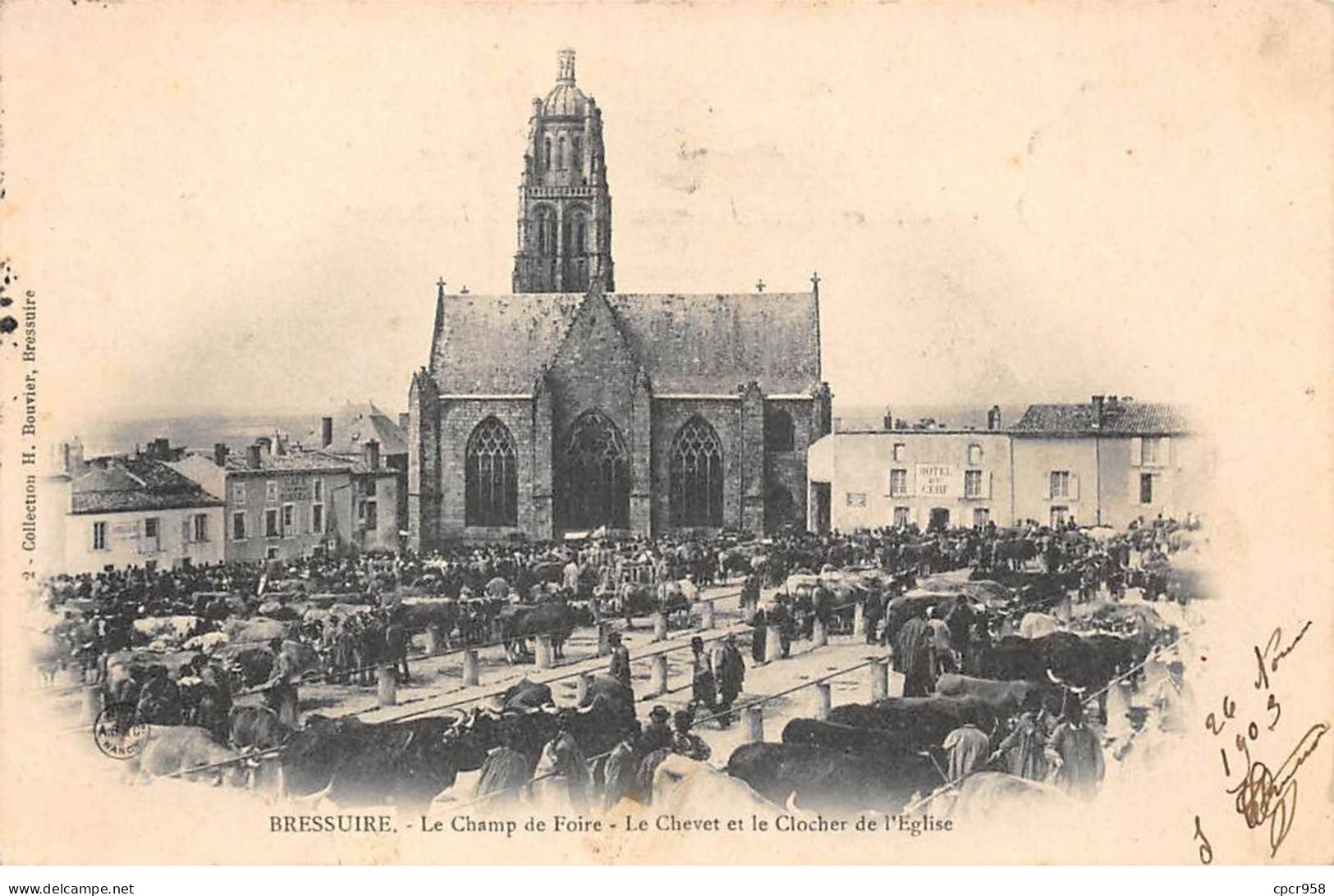 79 - BRESSUIRE - SAN45334 - Le Champ De Foire - Le Chevet Et Le Clocher De L'Eglise - Bressuire