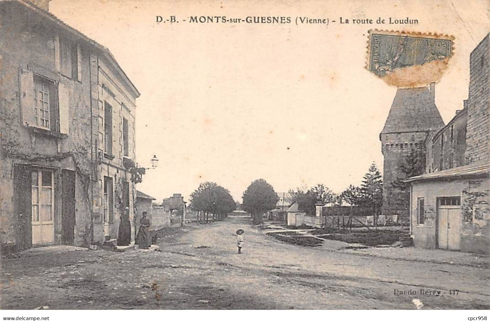 86 - MONTS SUR GUESNES - SAN45377 - La Route De Loudun - Monts Sur Guesnes