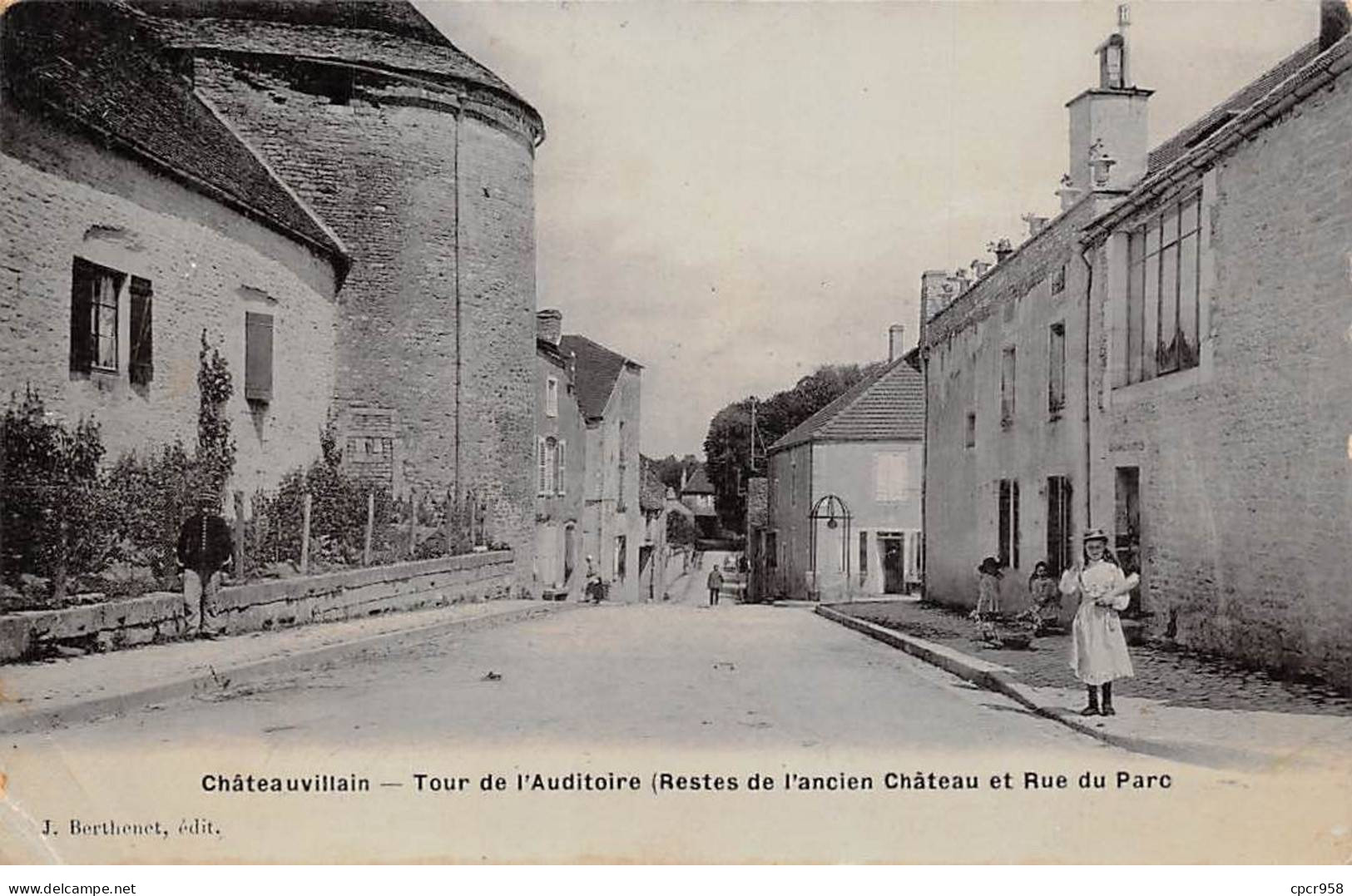 52 - CHATEAUVILLAIN - SAN46353 - Tour De L'Auditoire - Restes De L'Ancien Château Et Rue Du Parc - Chateauvillain