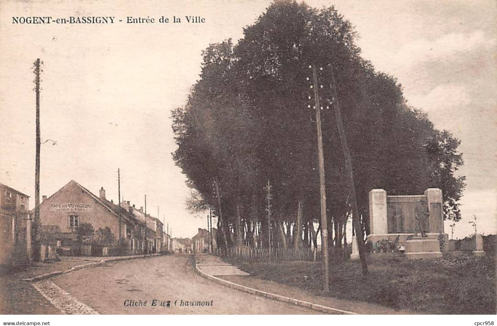 52 - NOGENT EN BASSIGNY - SAN44889 - Entrée De La Ville - Nogent-en-Bassigny