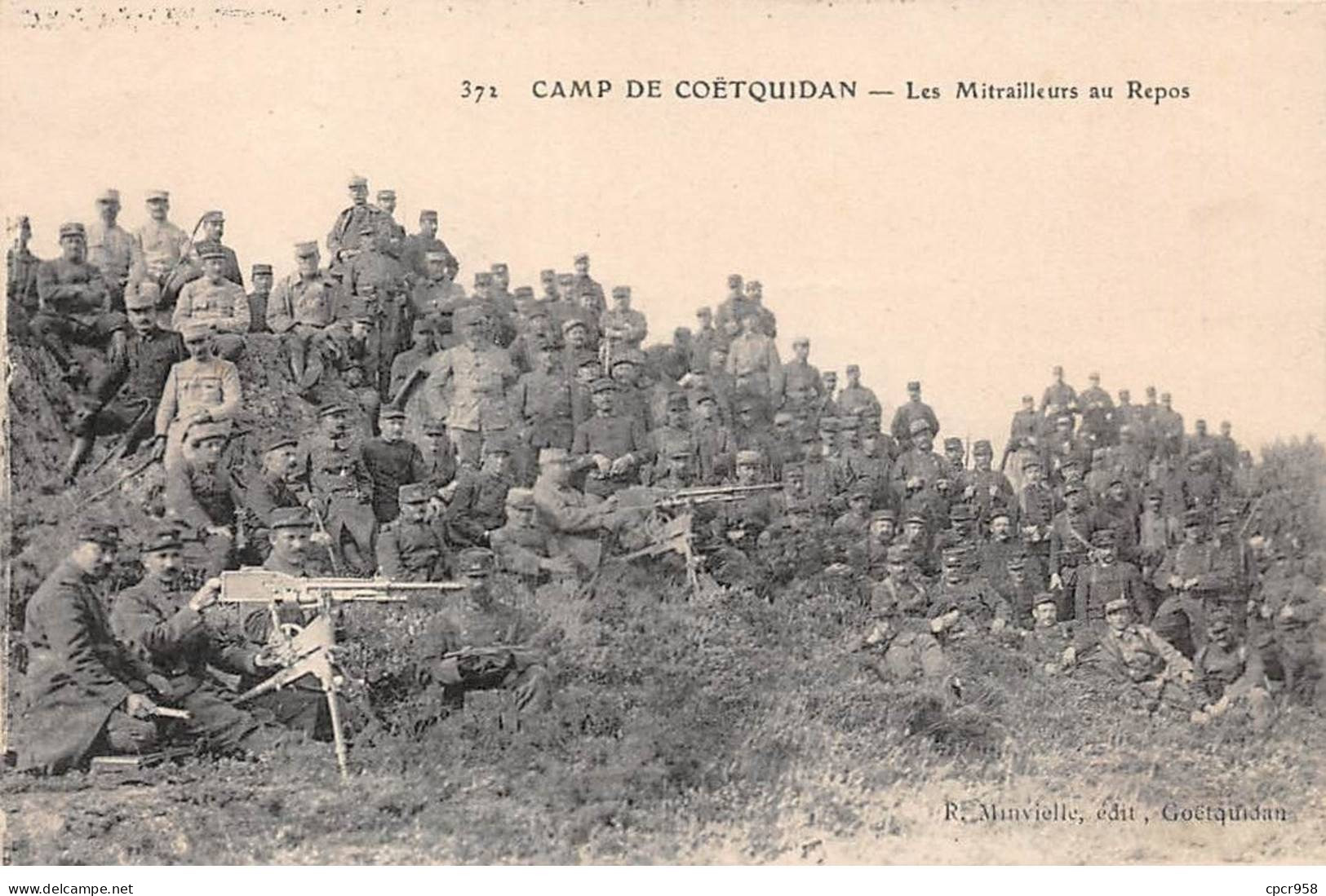 56 - CAMP DE COETQUIDAN - SAN44956 - Les Mitrailleurs Au Repos - Guer Cötquidan