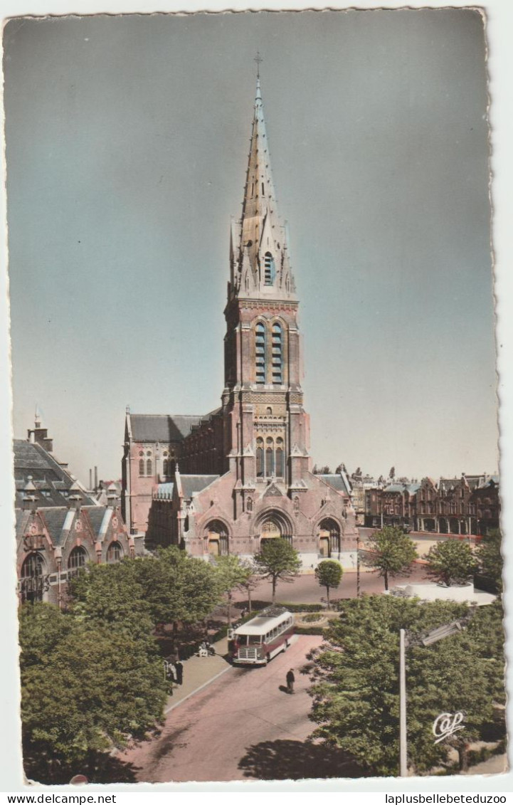 CPSM PHOTO - 59 - ARMENTIERES - L'Eglise Saint Waast - AUTOBUS  - 1959 - Armentieres