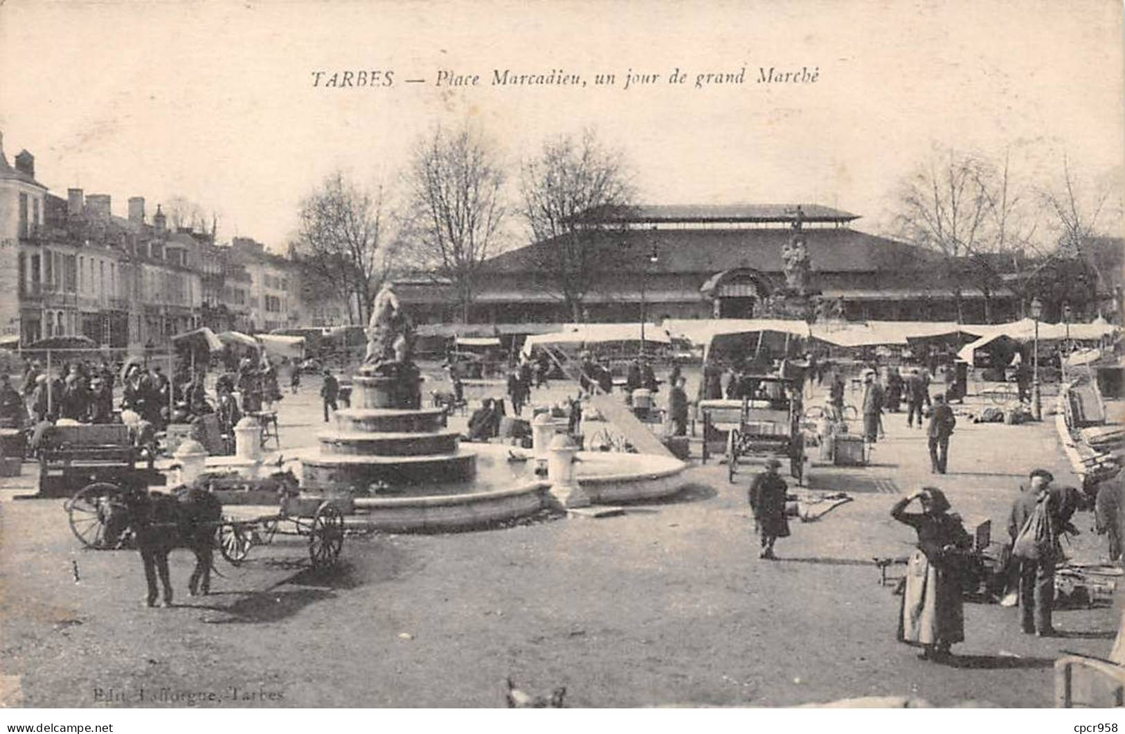 65 - TARBES - SAN45082 - Place Marcadieu, Un Jour De Grand Marché - Tarbes