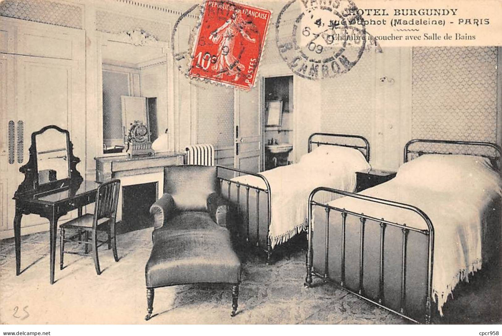 75001 - PARIS - SAN45180 - Hôtel Burgundy - Chambre à Coucher Avec Salle De Bain - Paris (01)