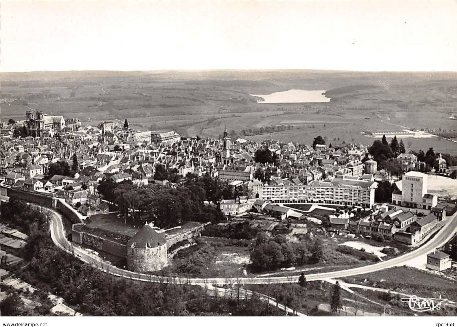 52 . N° Kri10879 Langres . Vue General Aerienne .n°cc 5-17 A . . Edition Combier  .  Sm 10X15 Cm . - Langres