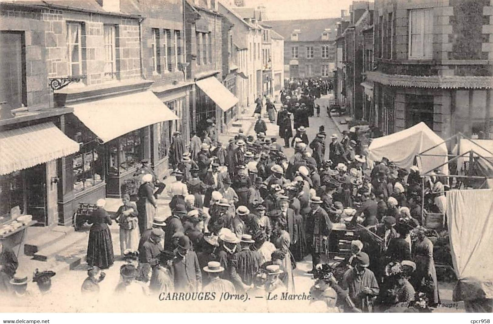 61 - CARROUGES - SAN55429 - Le Marché - Carrouges