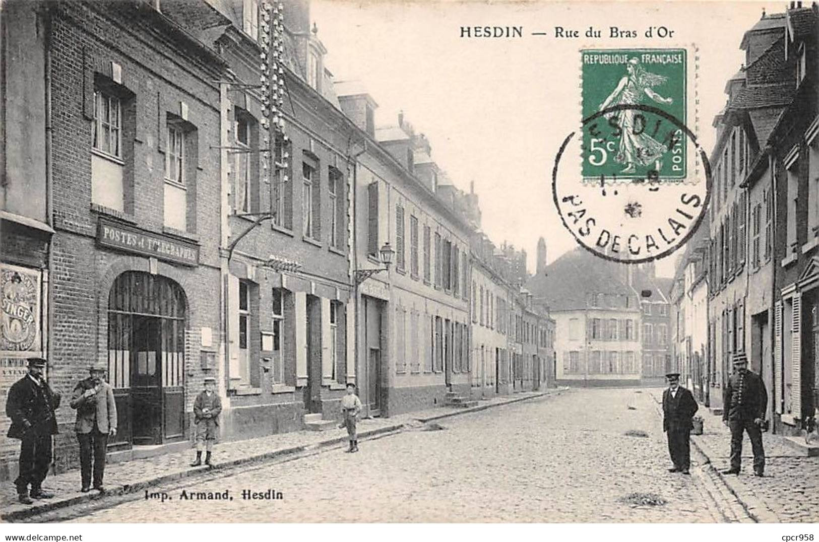 62 - HESDIN - SAN55455 - Rue Du Bras D'Or - Pli - Hesdin