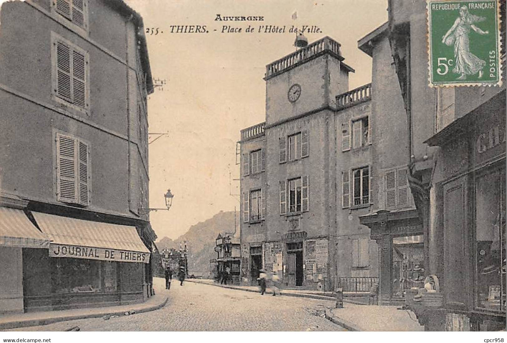 63 - THIERS - SAN55515 - Place De L'Hôtel De Ville - Thiers