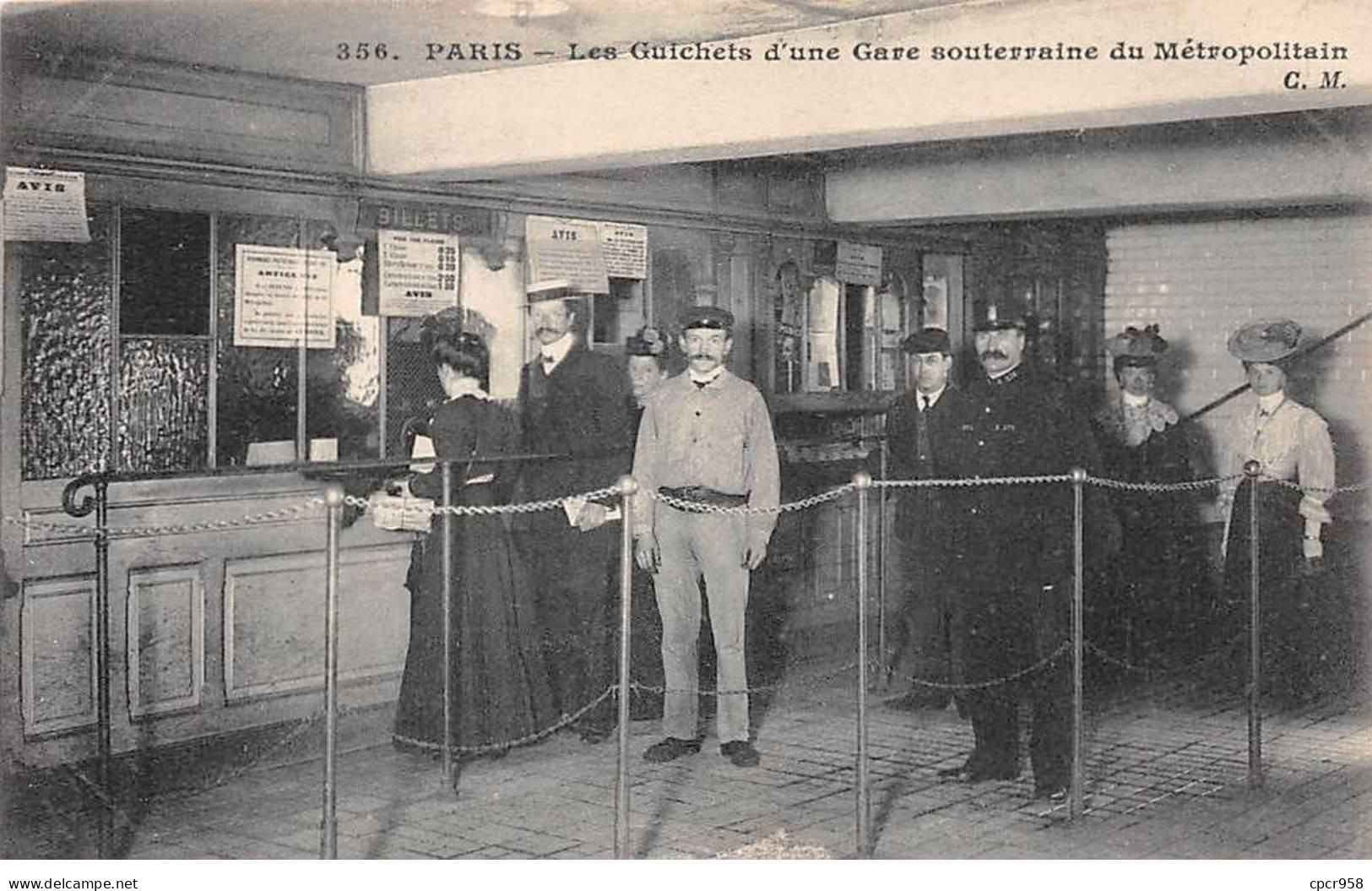 75 - PARIS - SAN55680 - Les Guichets D'une Gare Souterraine Du Métropolitain - Métro Parisien, Gares