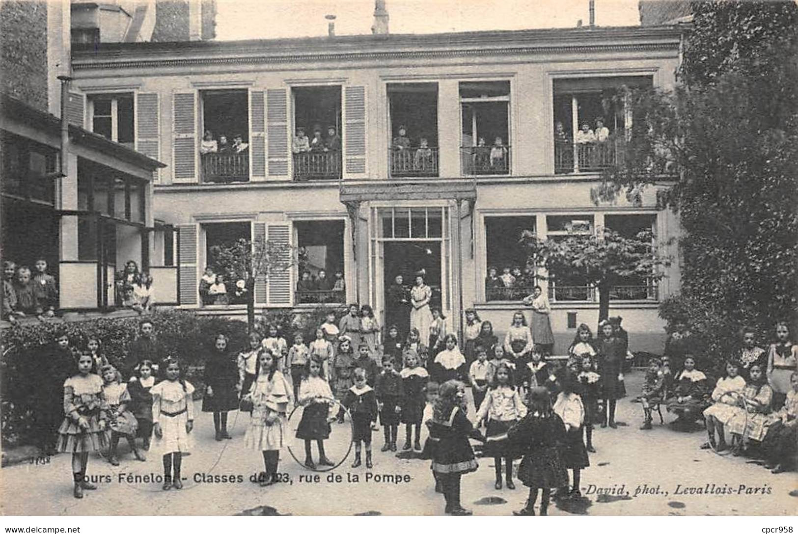 75016 - PARIS - SAN55736 - Cours Fénélon - Classes - Rue De La Pompe - Arrondissement: 16