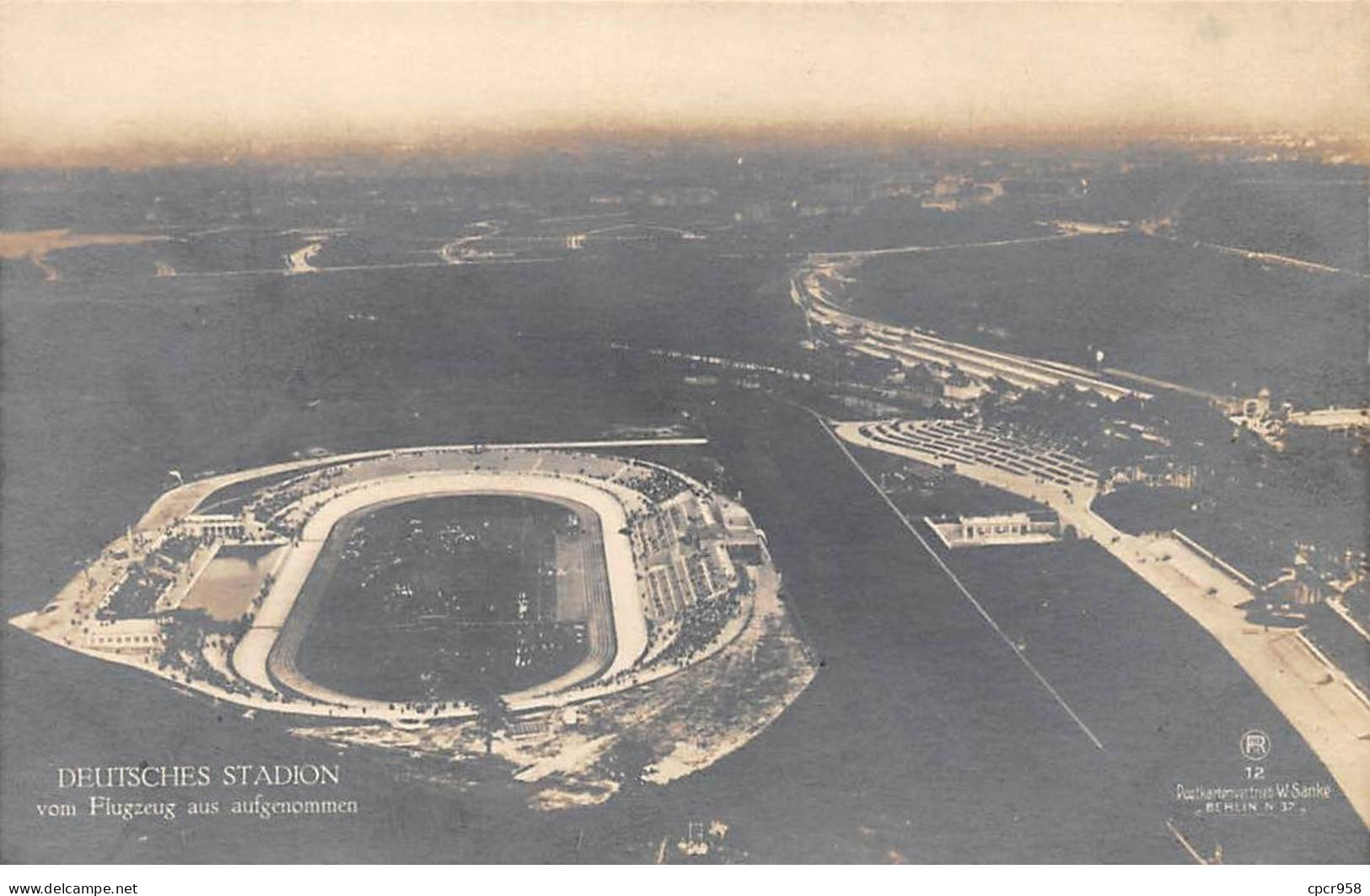 SPORT - SAN54064 - Football - Carte Photo - Deutsches Stadion Vom Flugzeug Aufgenommen - Football