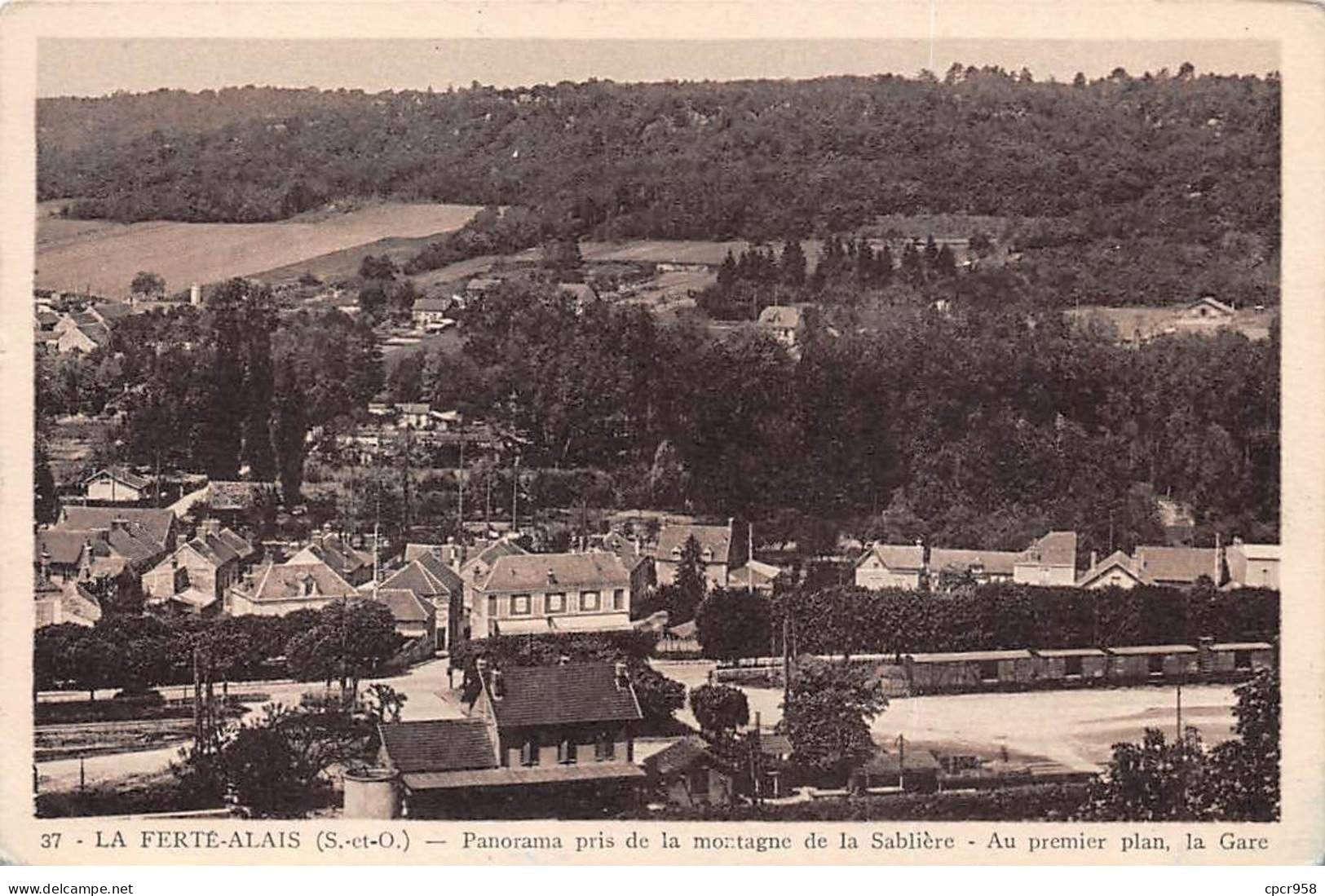 91 - LA FERTE ALAIS - SAN53510 - Panorama Pris De La Montagne De La Sablière - Au Premier Plan, La Gare- Train - La Ferte Alais