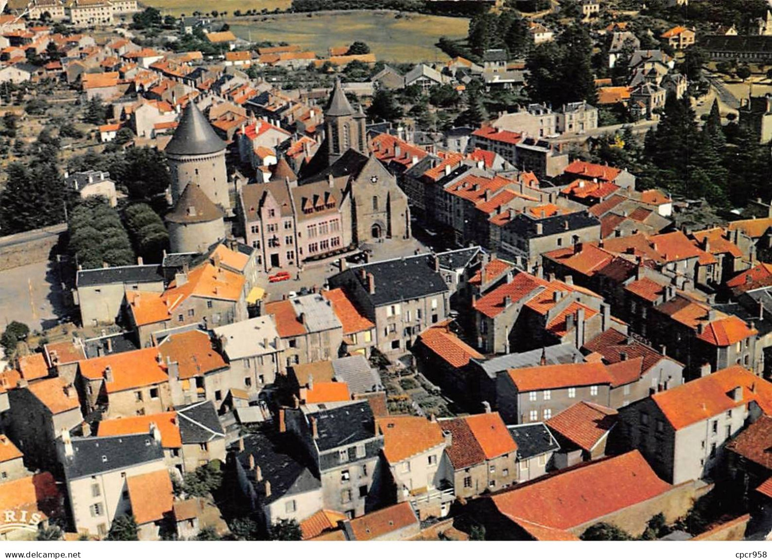 23 . N° Kri10428 . Bourganeuf .vue Generale Aerienne L'eglise Et La Tour Zizim .n° 4 .edition Theojac . Cpsm 10X15 Cm . - Bourganeuf