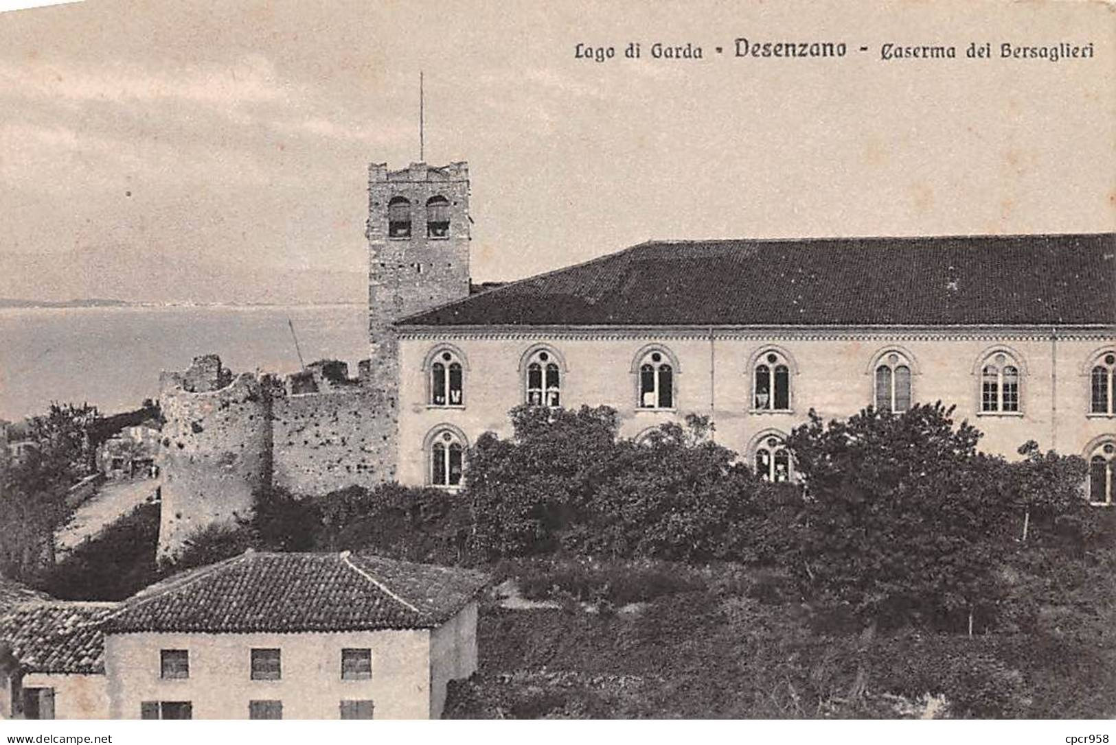 ITALIE - SAN48110 - Lago Di Garda - Desenzano - Caserma Del Bersaglieri - Brescia