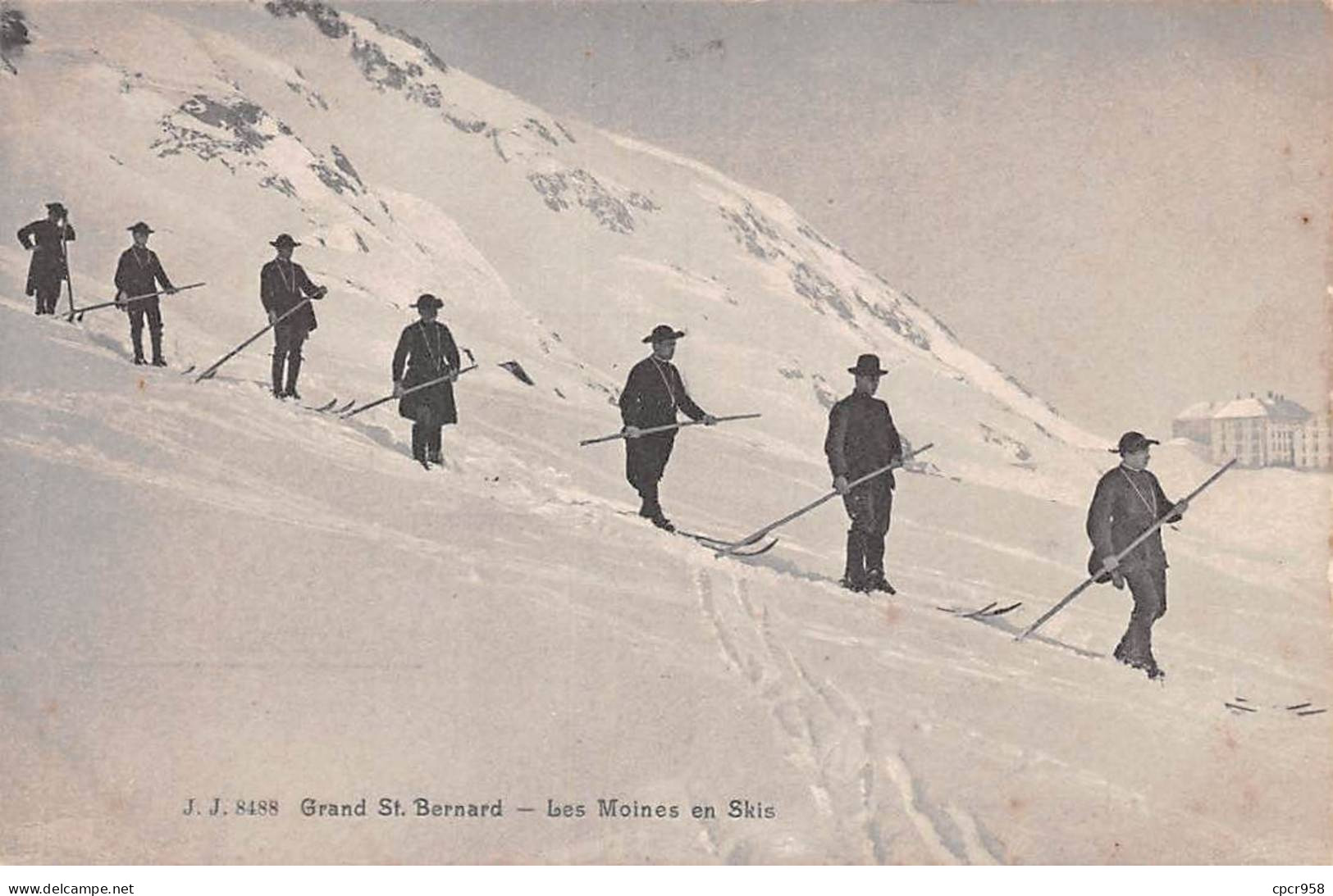 SUISSE - SAN48140 - Grand St Bernard - Les Moines En Skis - Autres & Non Classés