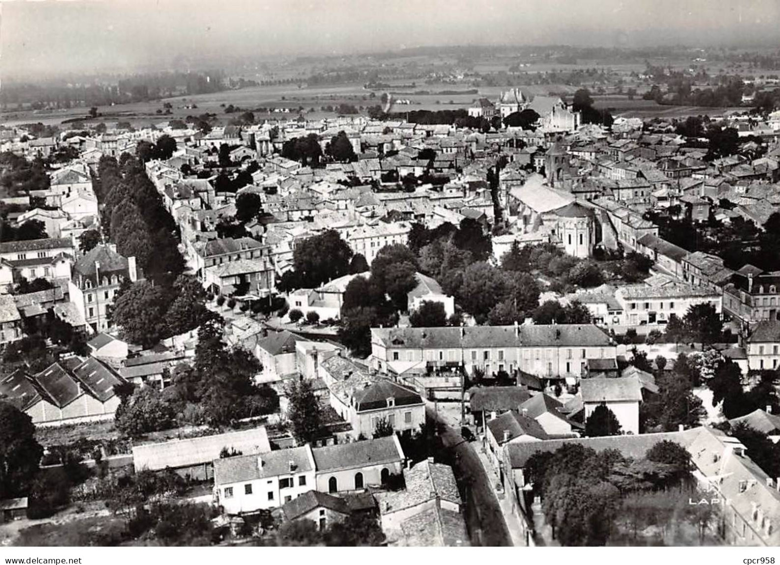 16 . N°sac10344 . BARBEZIEUX . Vue Générale N°1 . En Avion Au Dessus De . Cpsm 10X15 Cm . Lapie - Andere & Zonder Classificatie