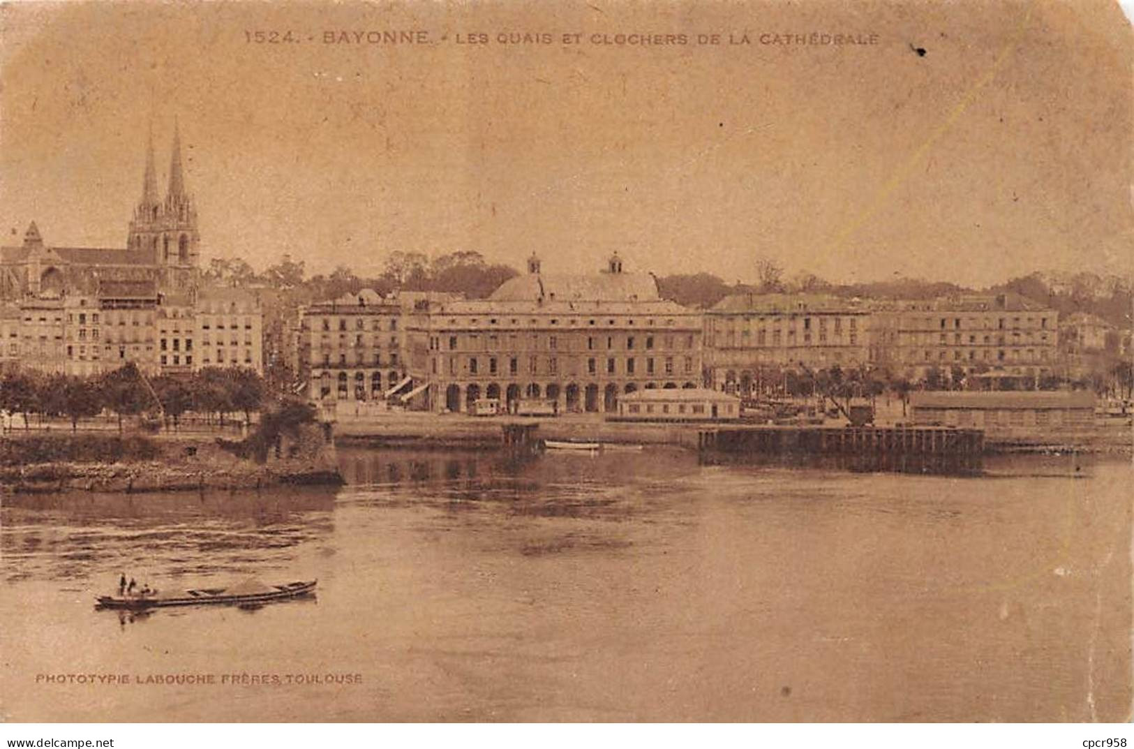 64 - BAYONNE - SAN47676 - Les Quais Et Clochers De La Cathédrale - En L'état - Bayonne