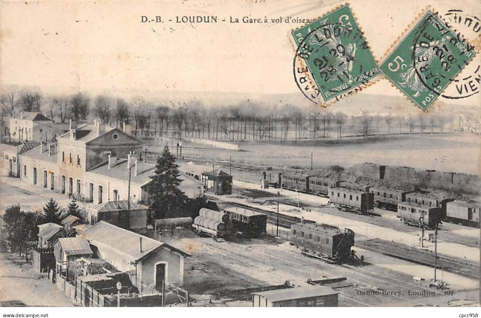 86 - LOUDUN - SAN47911 - La Gare à Vol D'oiseau - Loudun