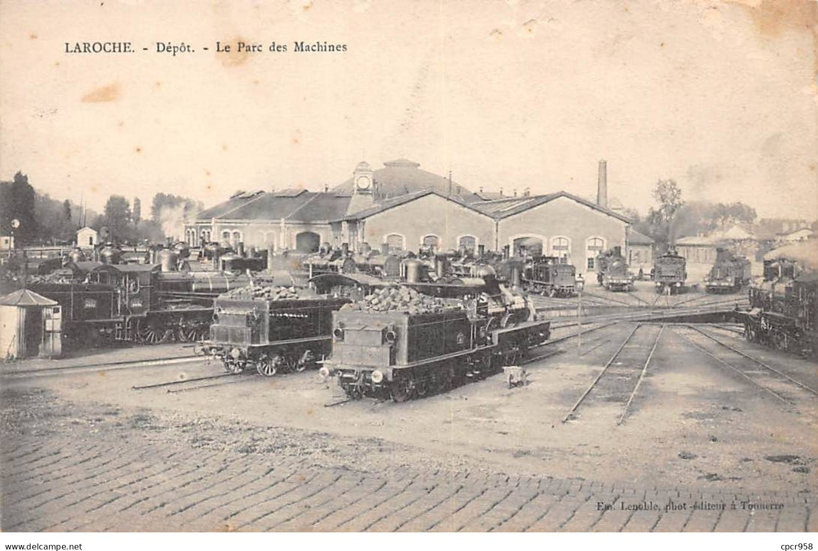 89 - LAROCHE - SAN47929 - Le Parc Des Machines - Train - En L'état - Laroche Saint Cydroine