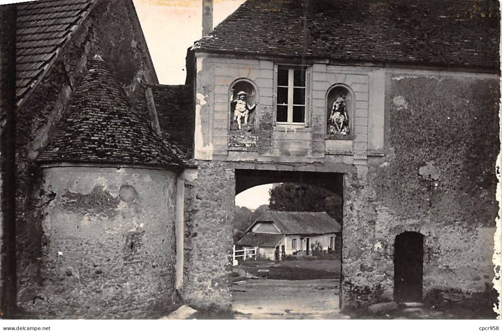 91 - GIF SUR YVETTE - SAN48006 - Entrée De La Ferme De L'Abbaye - CPSM 14x9 Cm - Gif Sur Yvette