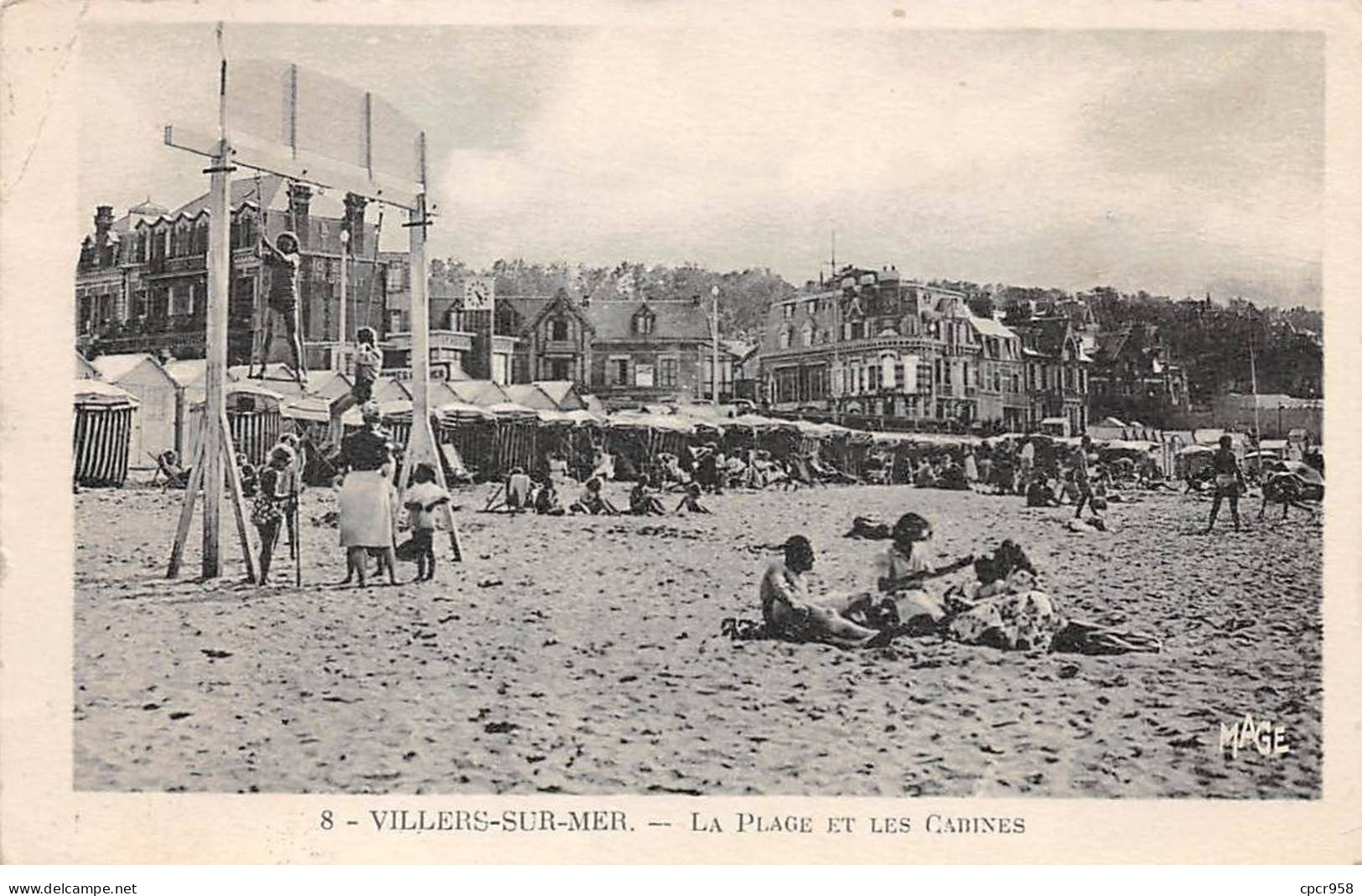 14 - VILLERS SUR MER - SAN47199 - La Plage Et Les Cabines - CPSM 14x9 Cm - Villers Sur Mer