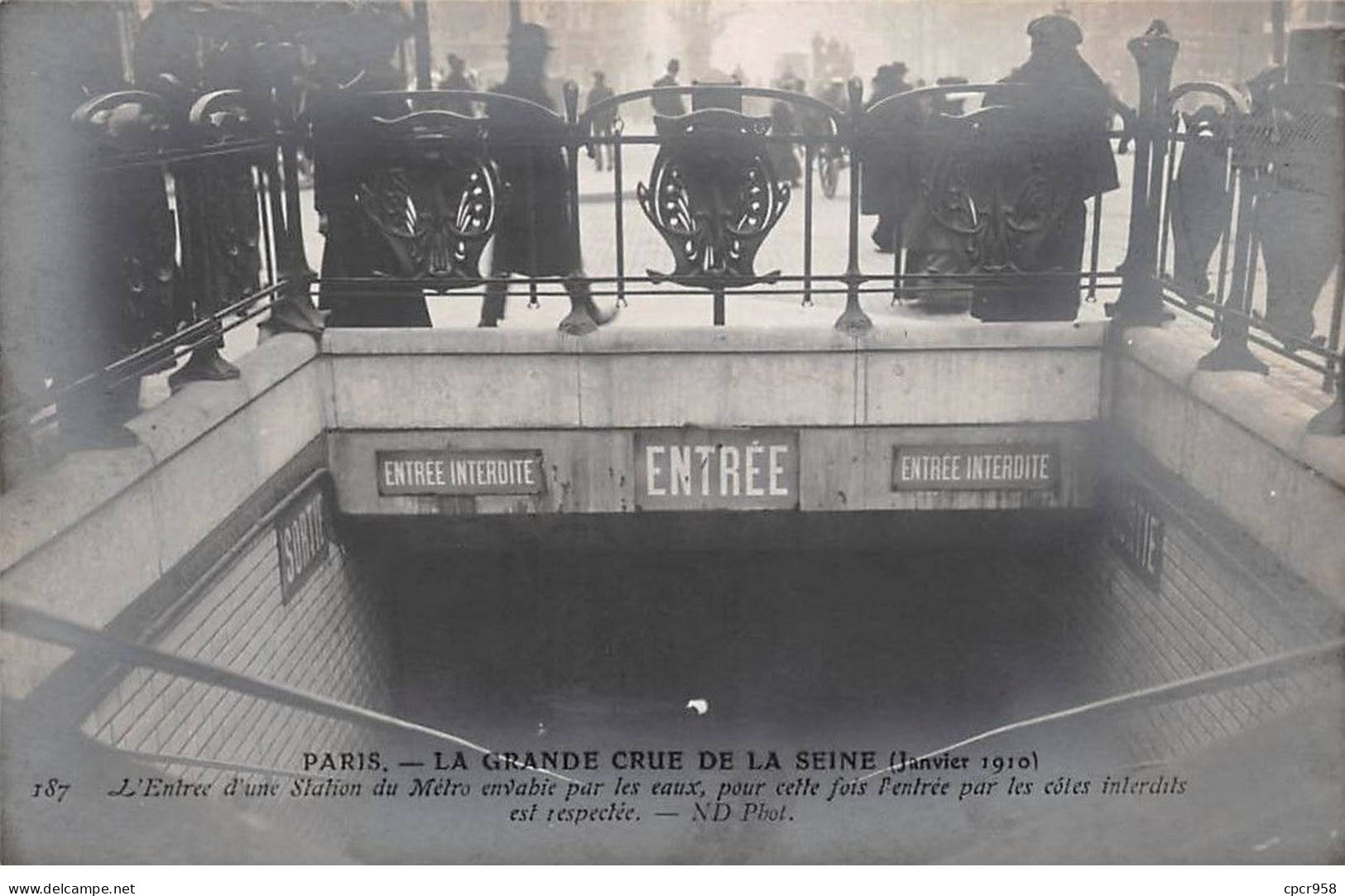 75 - PARIS - SAN53230 - L'entrée D'une Station Du Métro Envahie Par Les Eaux - Inondation Crue De La Seine - La Crecida Del Sena De 1910