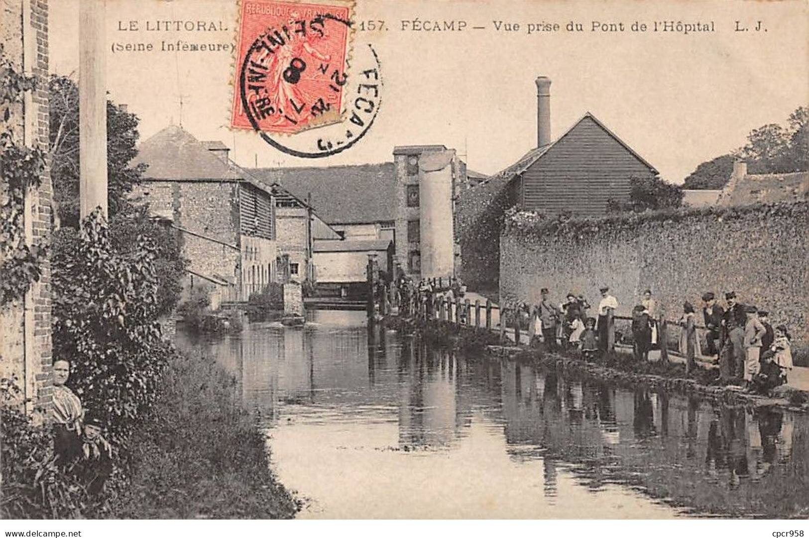 76 - FECAMP - SAN53297 - Vue Prise Du Pont De L'Hôpital - Fécamp