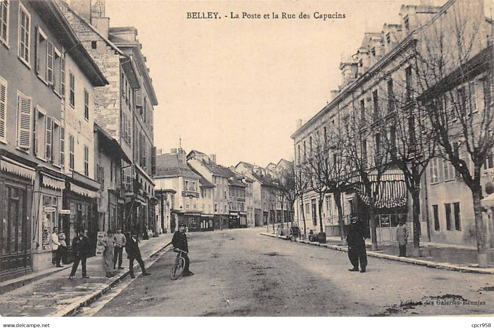 01 - BELLEY - SAN44383 - La Poste Et La Rue Des Capucins - Pli - Belley