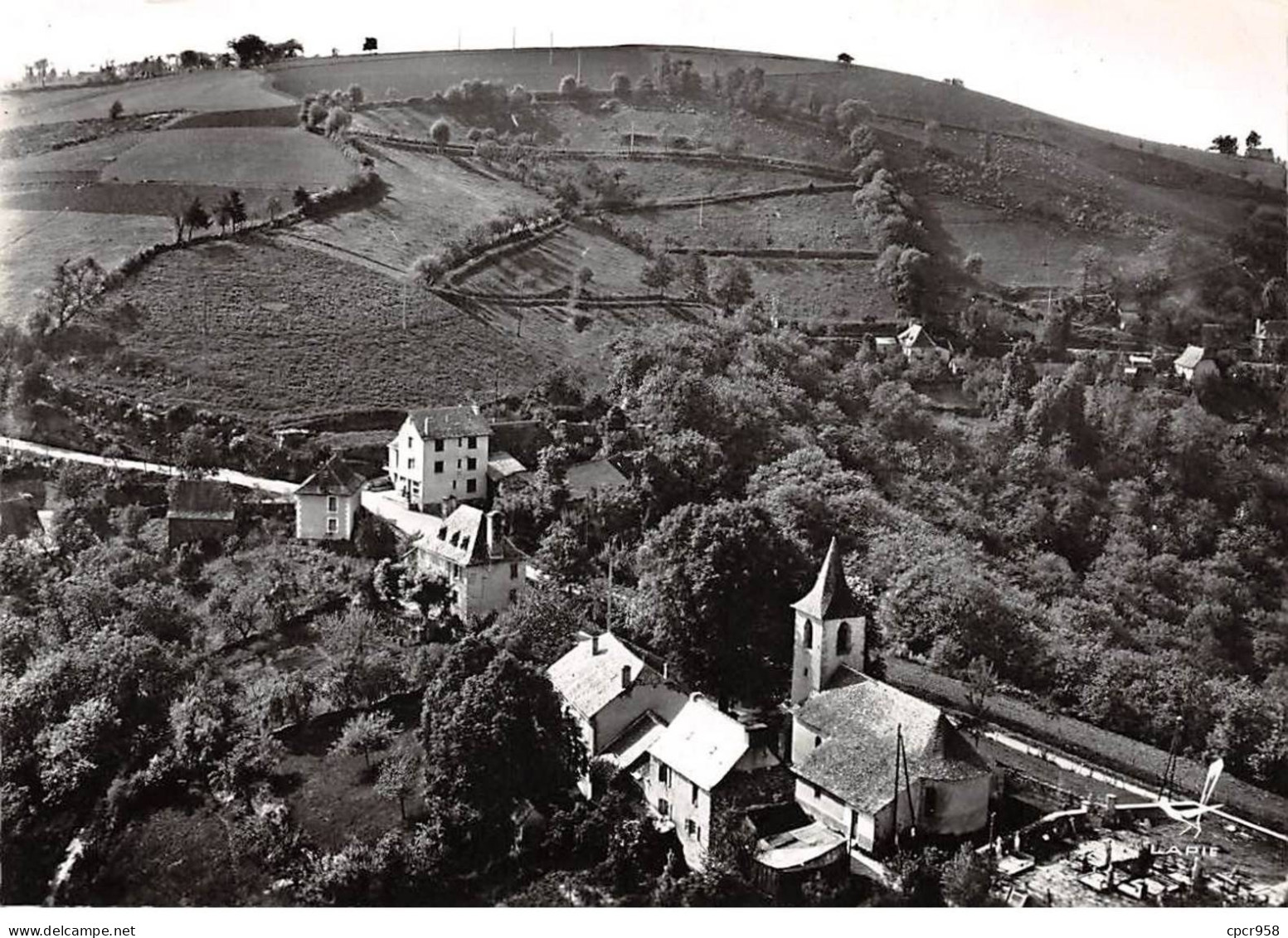 15 . N°sac10306 . LAPEYRUGUE . Le Village N°5 . En Avion Au Dessus De . Cpsm 10X15 Cm . Lapie - Sonstige & Ohne Zuordnung