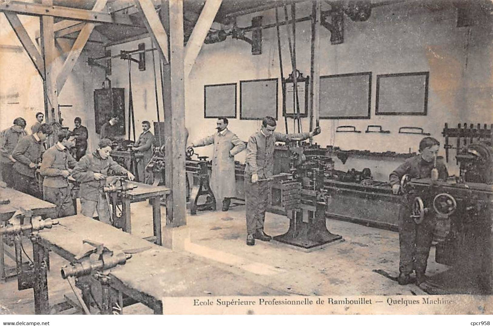 78 - RAMBOUILLET - SAN49420 - Ecole Supérieure Professionnelle - Quelques Machines - En L'état - Rambouillet